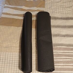 Black Yoga Mats